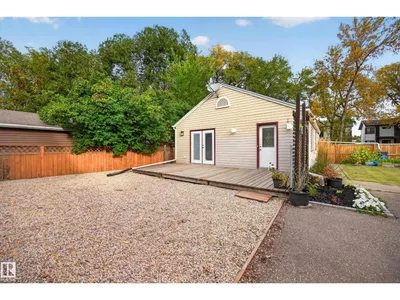9615 75 AV NW photo 36