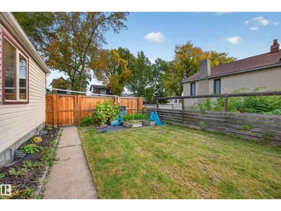 9615 75 AV NW photo 48