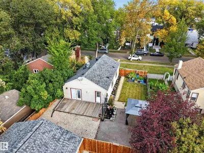 9615 75 AV NW photo 54