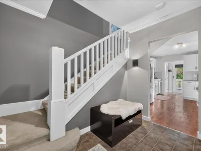 10549 130 ST NW photo 11