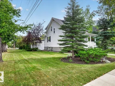 10549 130 ST NW photo 4
