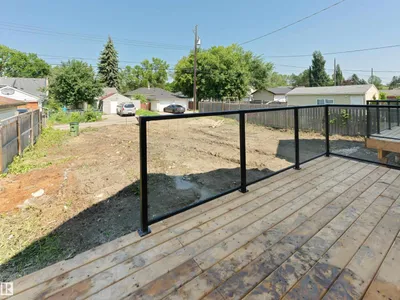 8136 77 AV NW photo 4
