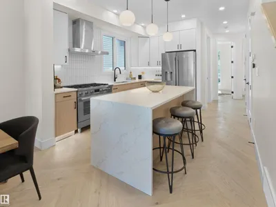 8136 77 AV NW photo 7