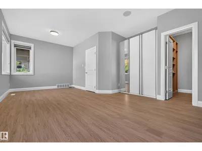 11167 62 AV NW photo 17