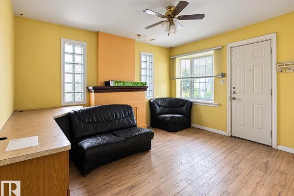 11901 63 ST NW photo 3