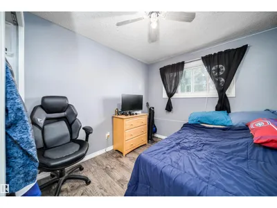 4104 44 ST photo 17