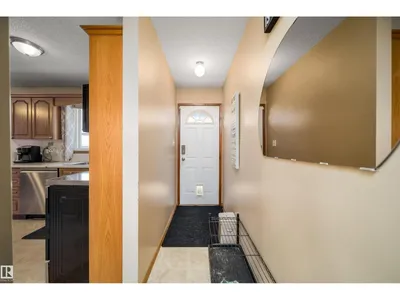 4104 44 ST photo 14