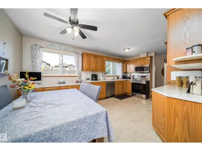 4104 44 ST photo 8