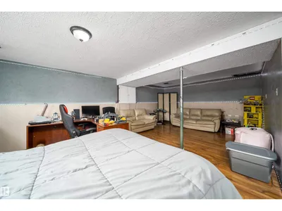 4104 44 ST photo 24