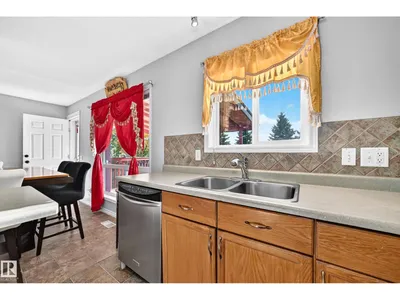 80 BIRCHMONT DR photo 10
