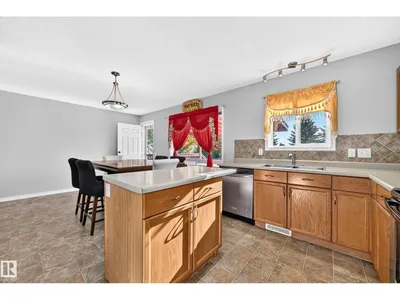 80 BIRCHMONT DR photo 9
