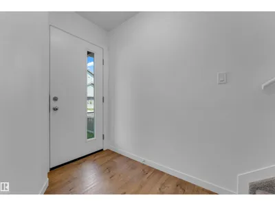 22711 84 AV NW photo 11