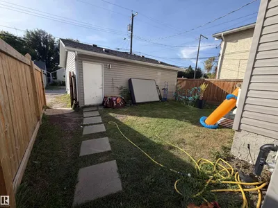 11442 82 ST NW photo 30