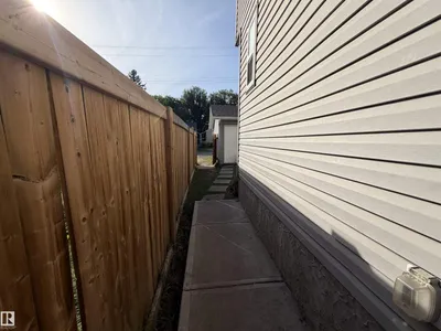 11442 82 ST NW photo 31