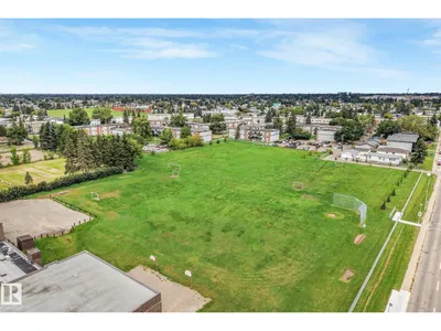 12843 67 ST NW photo 48