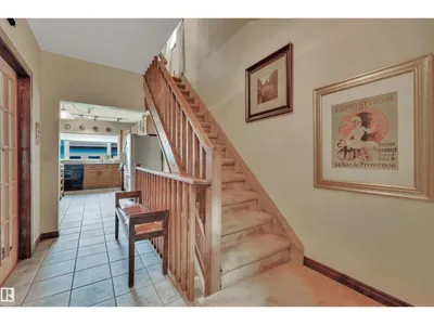 10524 75 AV NW photo 21