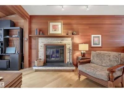 10524 75 AV NW photo 8