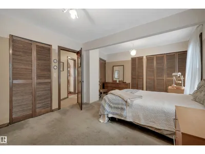 10524 75 AV NW photo 25