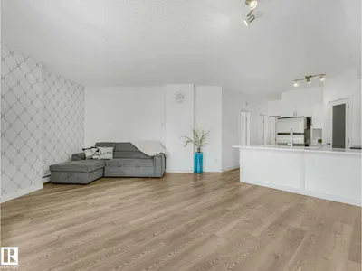 #305 10504 99 AV NW NW photo 36
