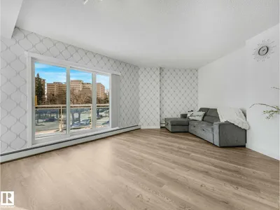 #305 10504 99 AV NW NW photo 28