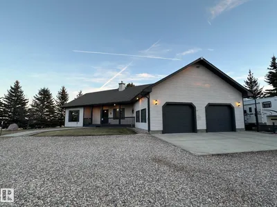 27519 79 AV photo 11
