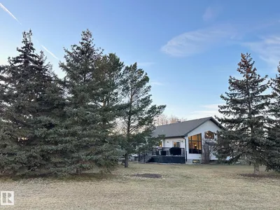 27519 79 AV photo 16