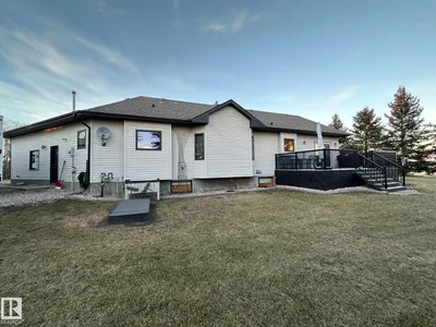 27519 79 AV photo 14