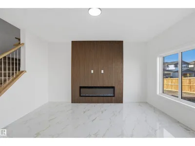 6230 45 AV photo 22