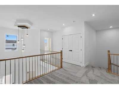 6230 45 AV photo 28
