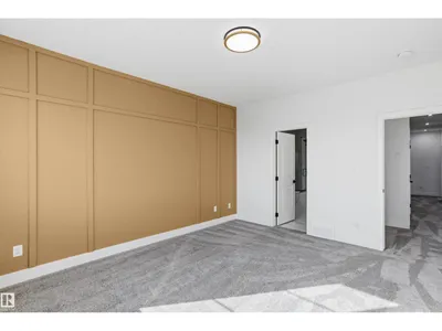 6230 45 AV photo 30