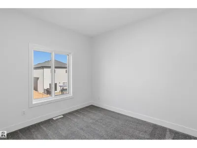 6230 45 AV photo 40