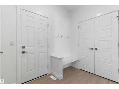 939 18 AV NW photo 5