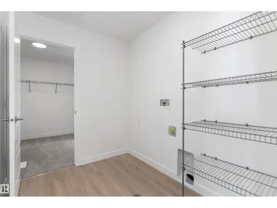 939 18 AV NW photo 34