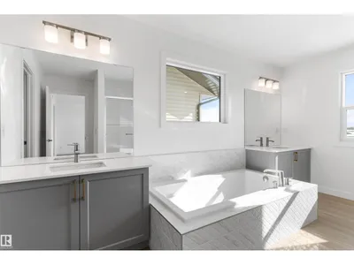 939 18 AV NW photo 36