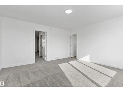 939 18 AV NW photo 42