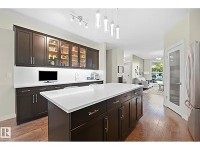 10413 145 ST NW photo 12