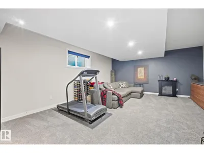 10413 145 ST NW photo 27