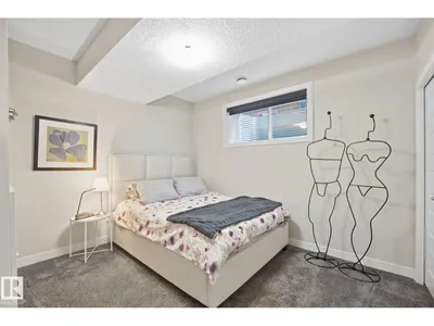 10413 145 ST NW photo 30