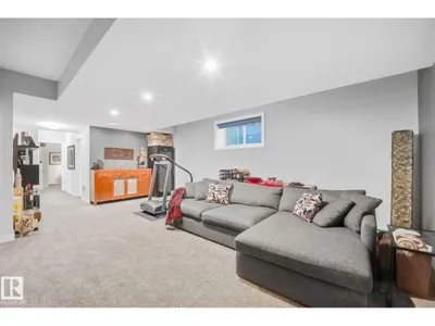10413 145 ST NW photo 26