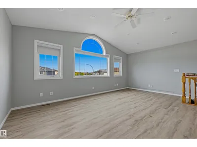 8903 176 AV NW photo 20