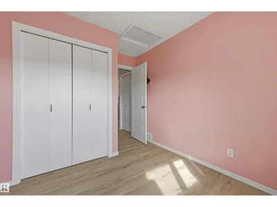 8903 176 AV NW photo 30