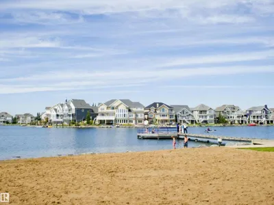 6906 23 AV SW photo 38