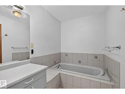 5814 181 ST NW photo 24