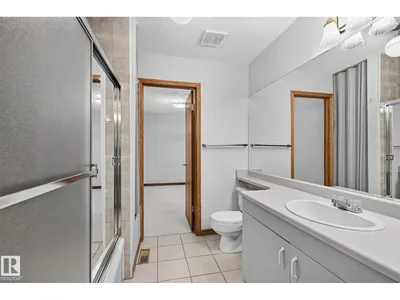 5814 181 ST NW photo 29