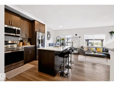 1623 PLUM CI SW photo 10