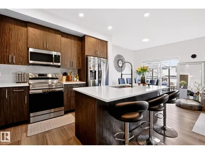 1623 PLUM CI SW photo 11