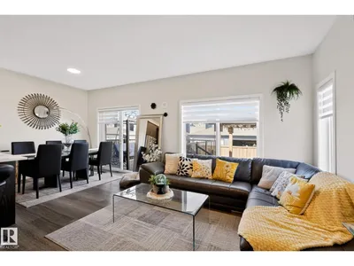 1623 PLUM CI SW photo 17