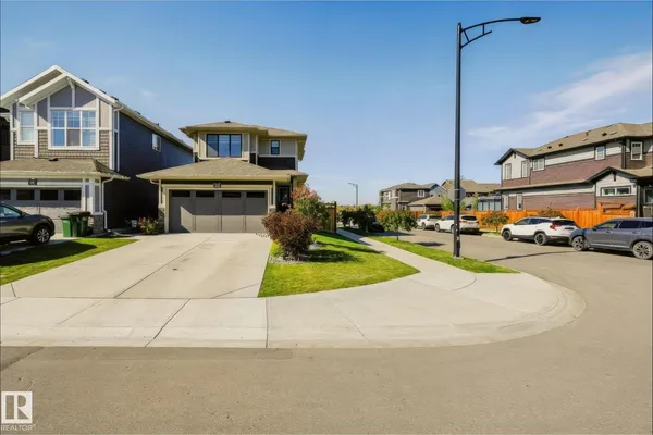 1623 PLUM CI SW photo 3