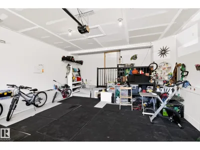 1623 PLUM CI SW photo 38