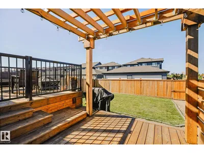 1623 PLUM CI SW photo 42
